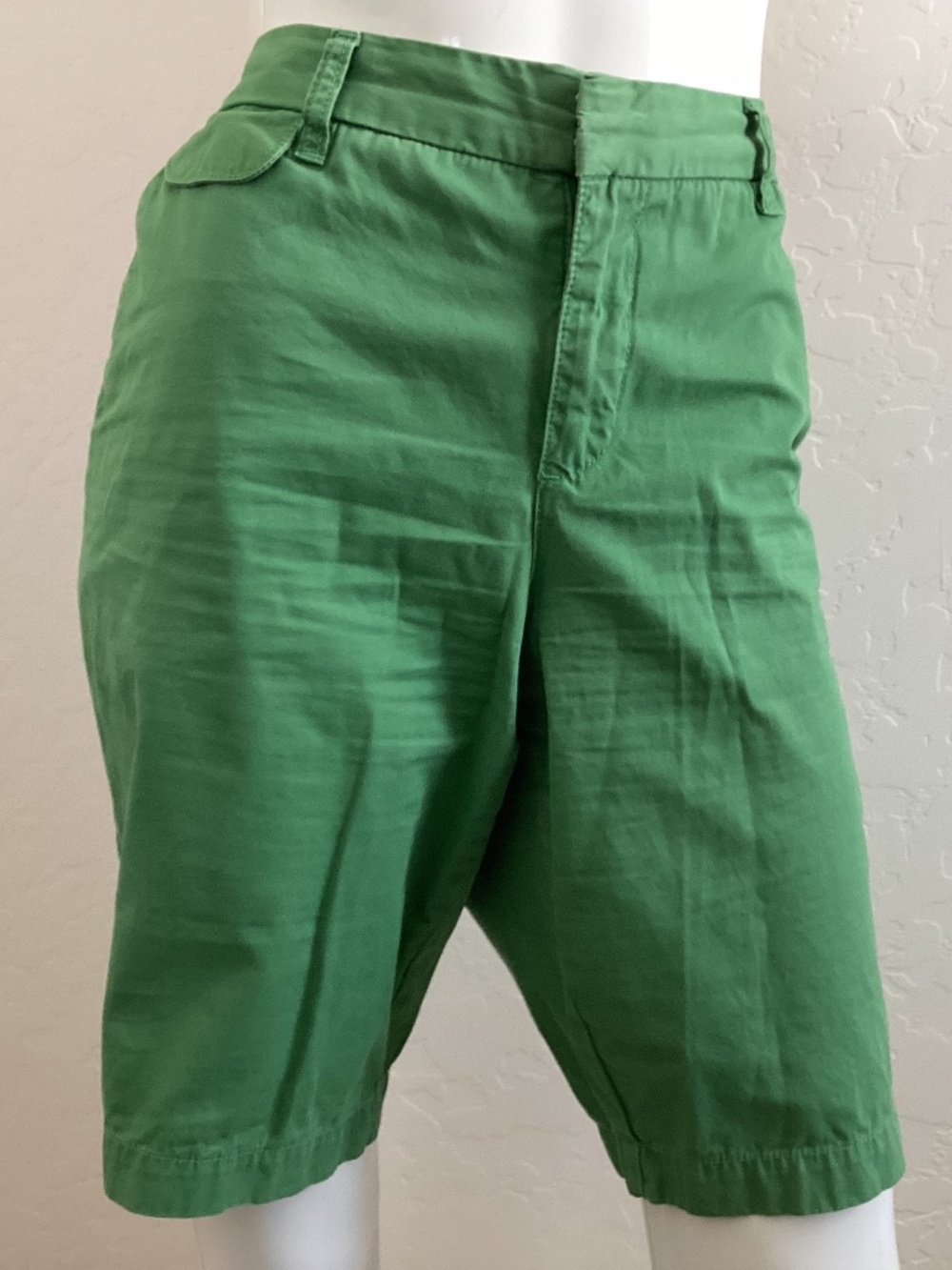 Merona, size 12, green Bermuda shorts, front zipper